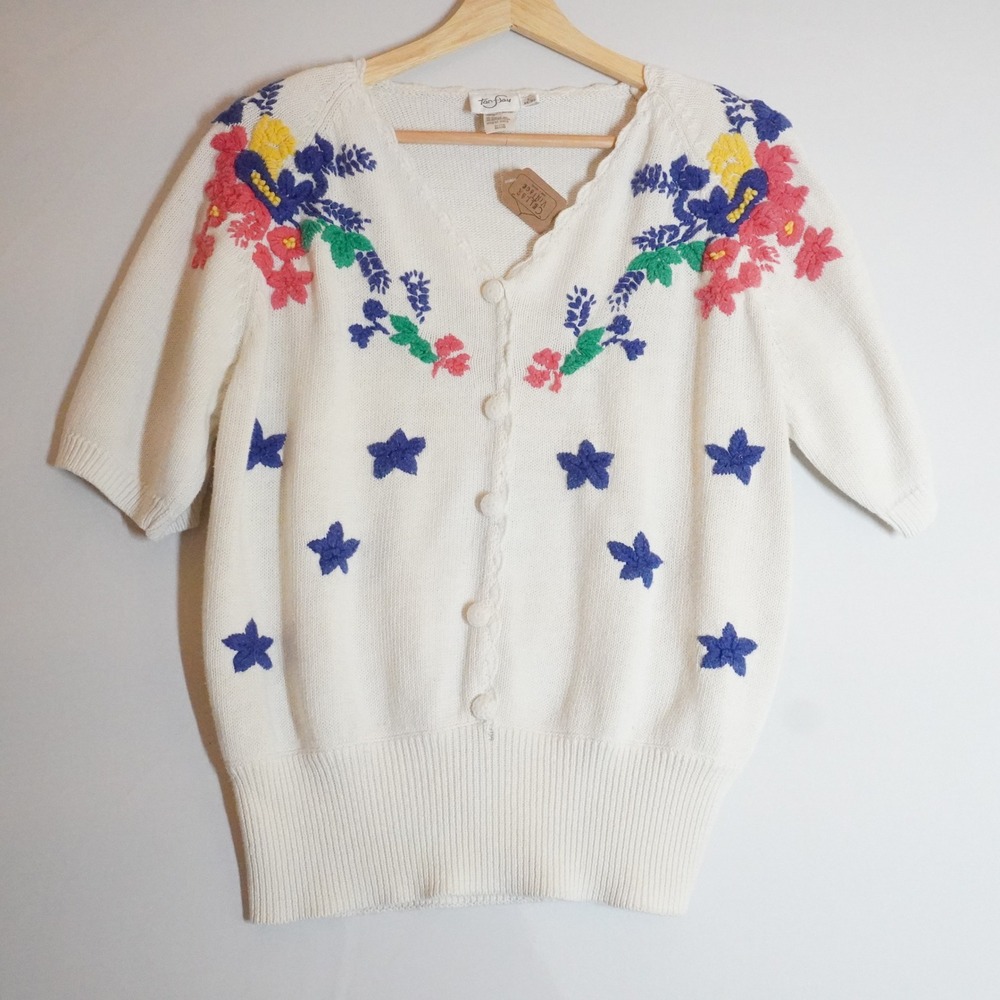 VTG Tan Jay White Floral Embroidered Short Sleeve Button Sweater L Cottage Gran